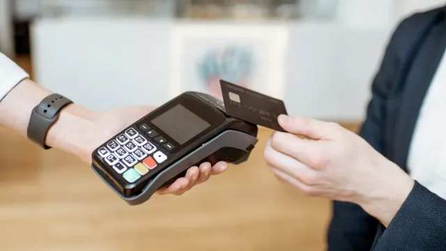 Comparatif des cartes de crédit pour voyager sans frais